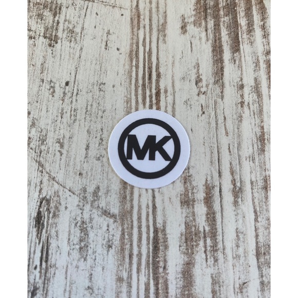 Brand new Michael Kors exclusive bundle - Picture 7 of 8